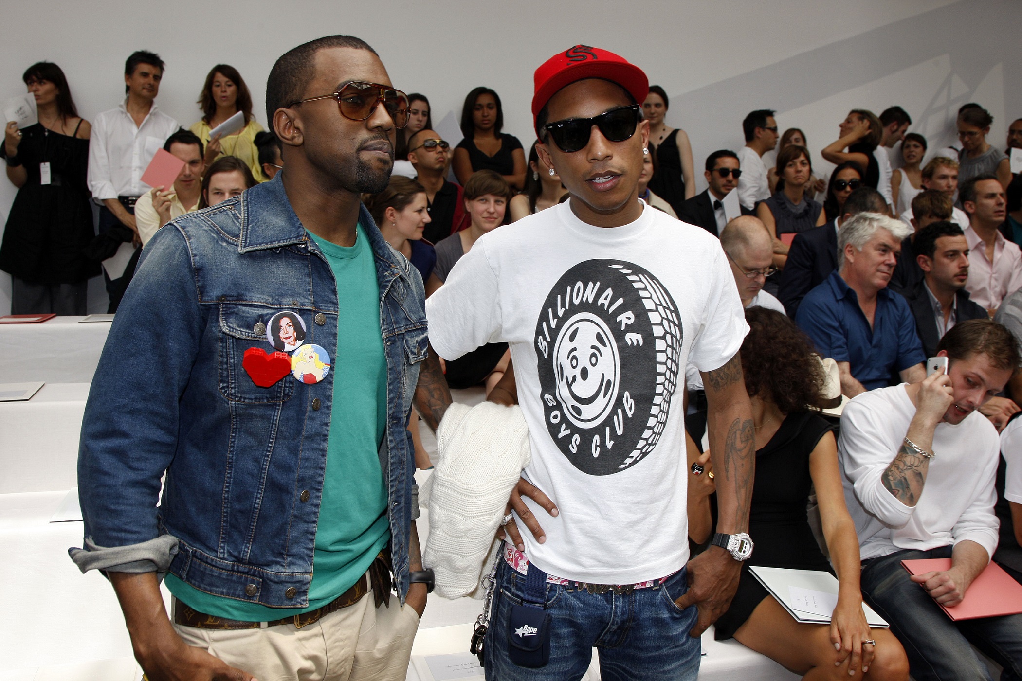 Kanye West és Pharrell Williams egy 2008-as Louis Vuitton-eseményen