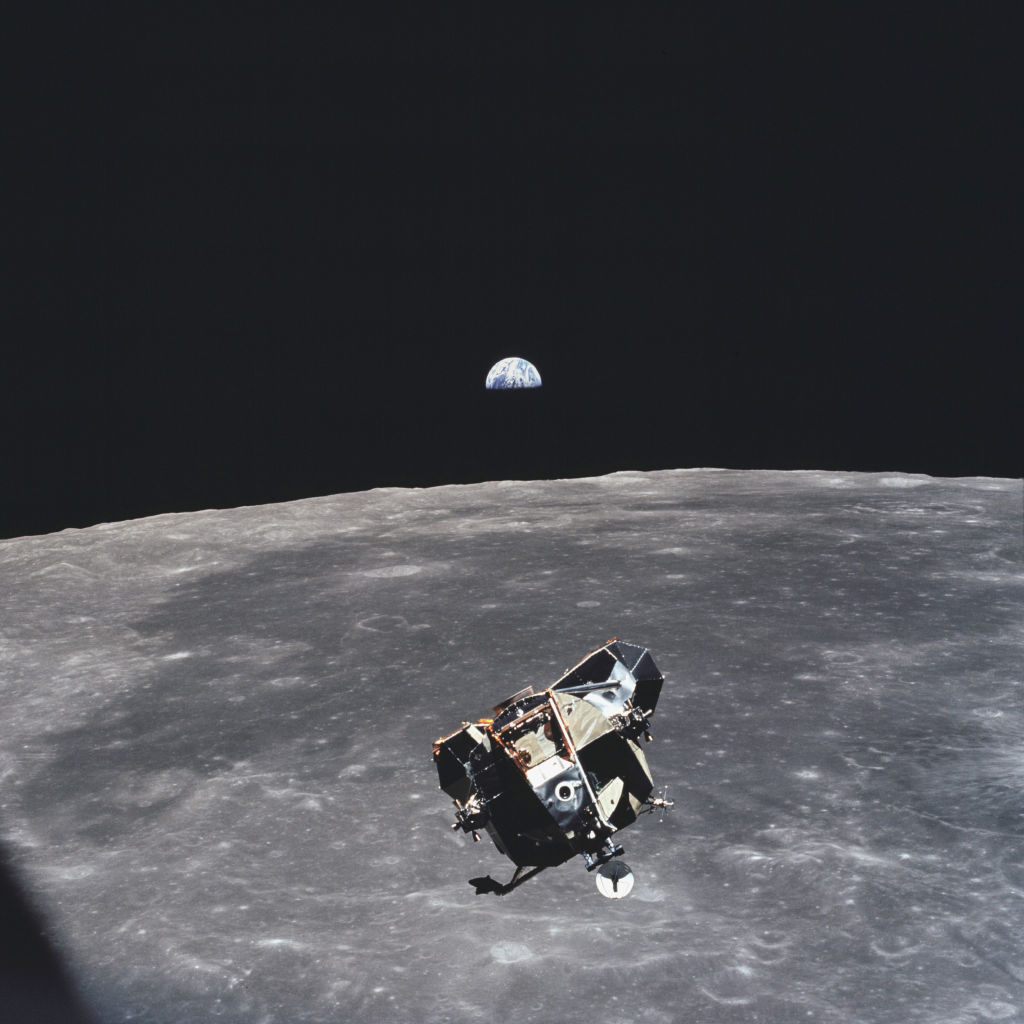 A fotón az Apollo 11 Lunar Module 1969-ben. A fedélzeten Neil Armstrong és Edwin Aldrin Jr.