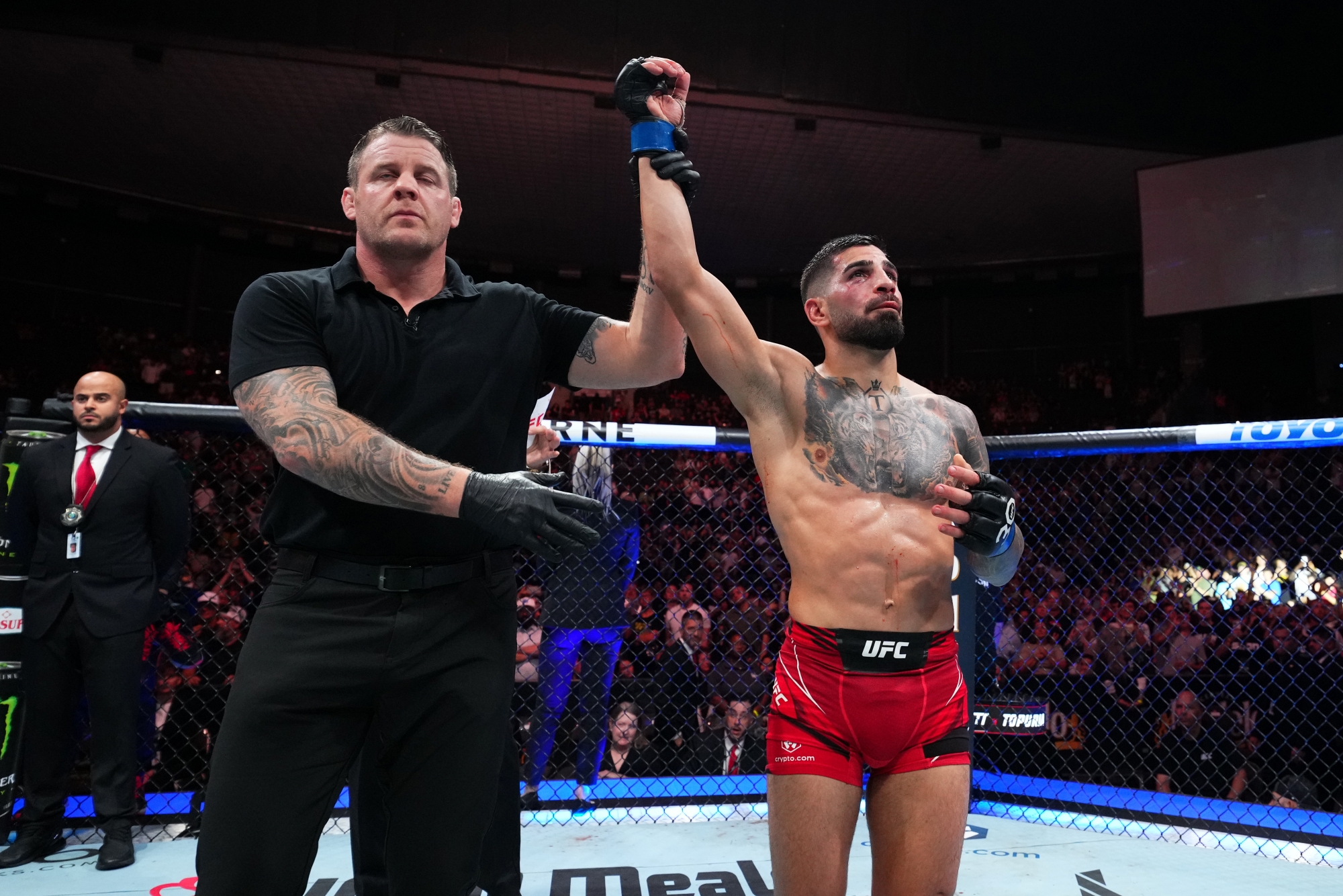 Alcaraz mellett Ilia Topuria örülhetett még igazán a wimbledoni döntő eredményének, aki a spanyol (és a grúz) színeket az UFC-ben képviseli. (Fotó: Josh Hedges/Zuffa LLC/Getty Images)