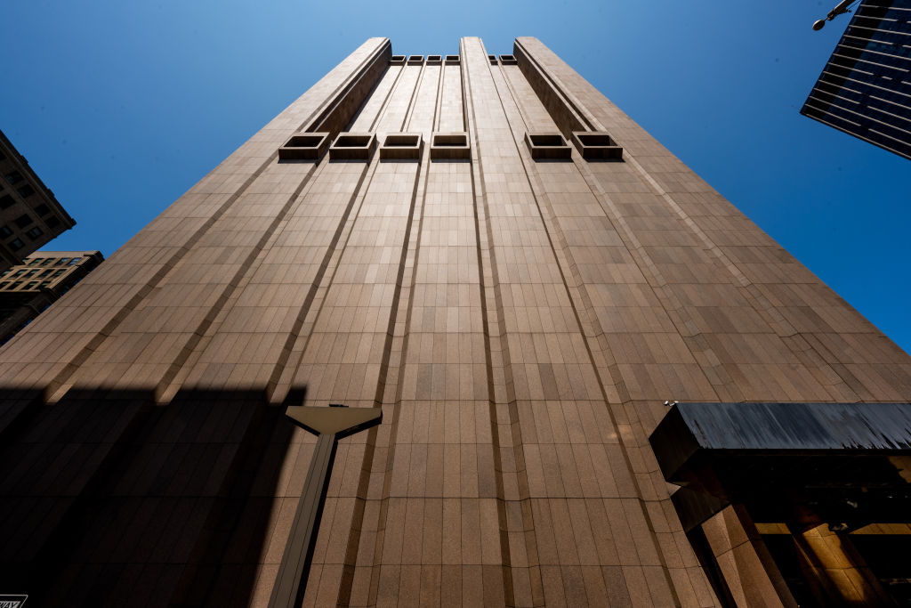 John Carl Warnecke terveze a brutalista felhőkarcolót, 1974-ben adták át az épületet. (Fotó: Roy Rochlin/Getty Images)