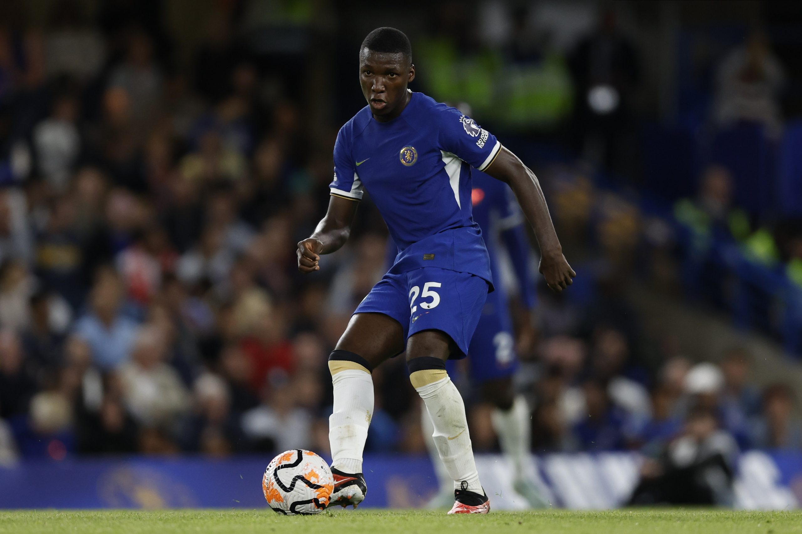 Épphogy lecsúszott az elsőségről a Brightontól a Chelsea-hez igazoló Moisés Caicedo: a fővárosiak 116 millió eurót adtak az ecuadori játékosért - piaci értéke "csak" 75 millió euró (Kép: Nigel French/Sportsphoto/Allstar via Getty Images)