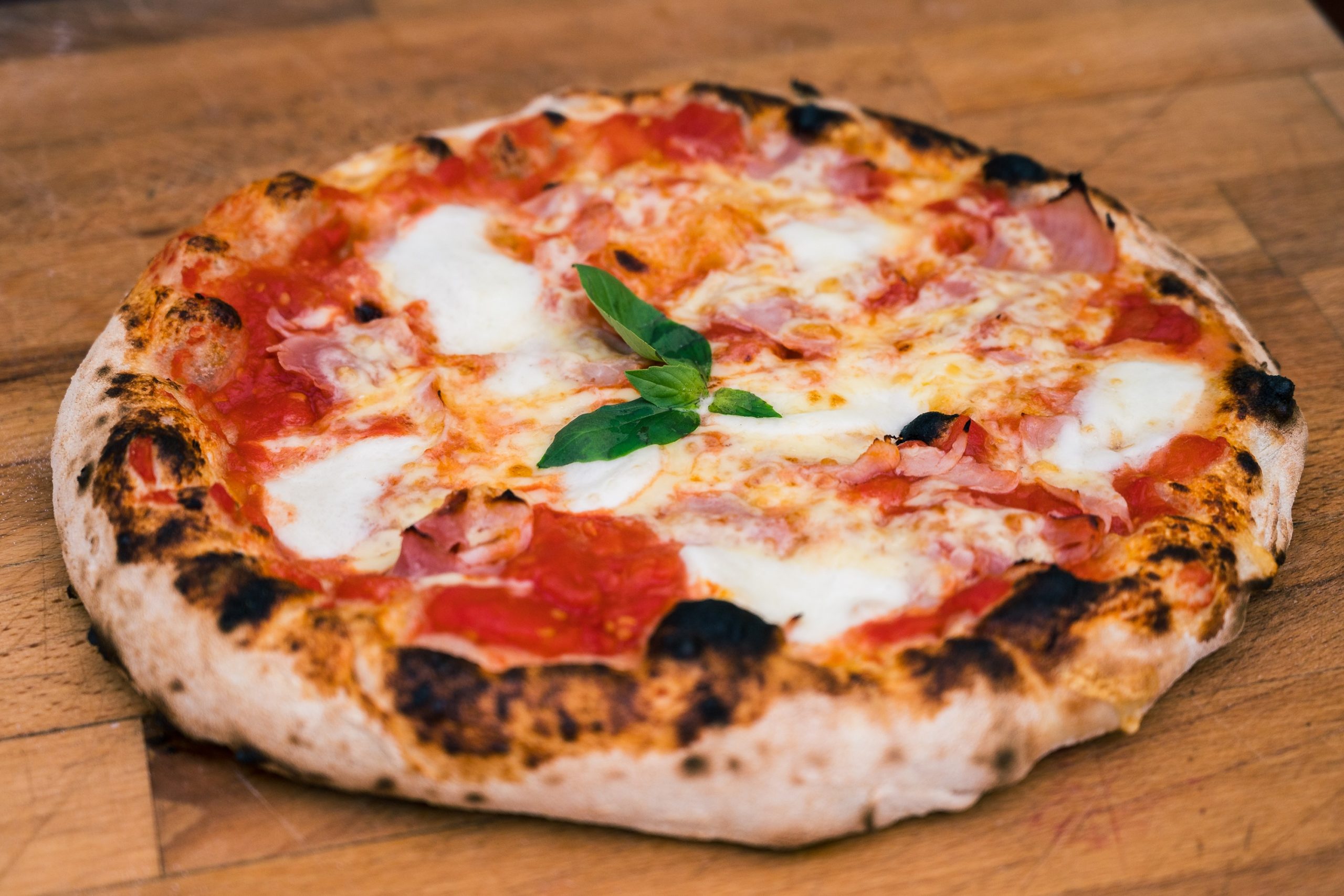 Igazi klasszikus a nápolyi pizza, melyet be sem kell mutatni. 4,7 csillaggal a negyedik lett