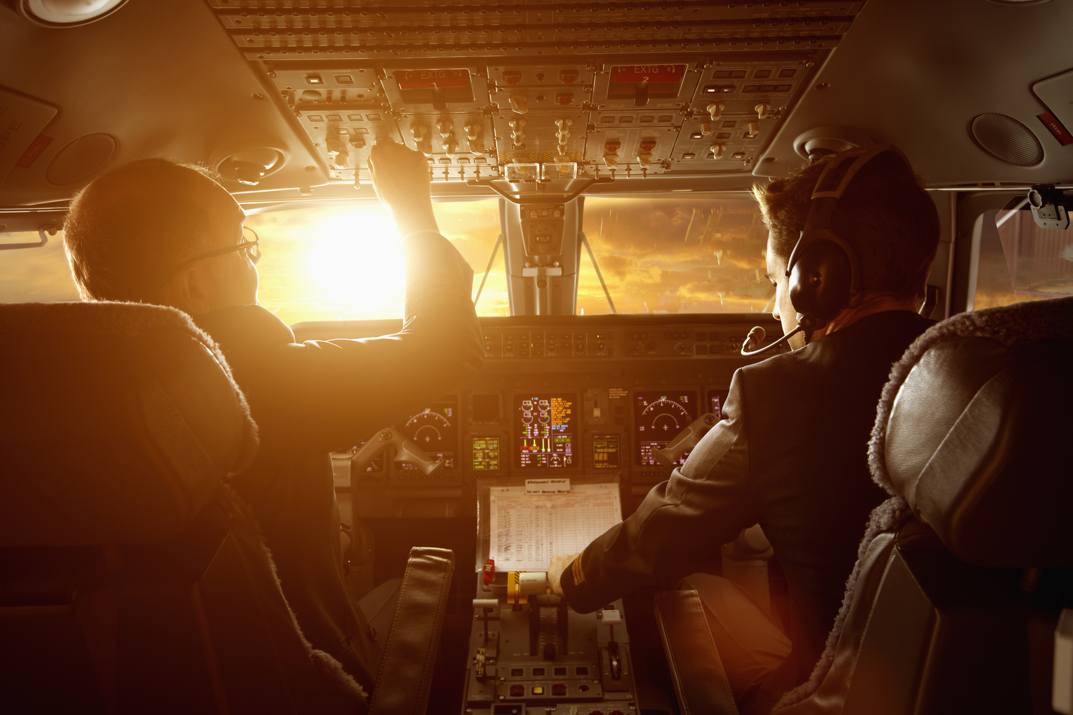 Két pilóta gyomorrontással nem épp a legbiztonságosabb módja a repülésnek, ezt próbálják elkerülni a légitársaságok