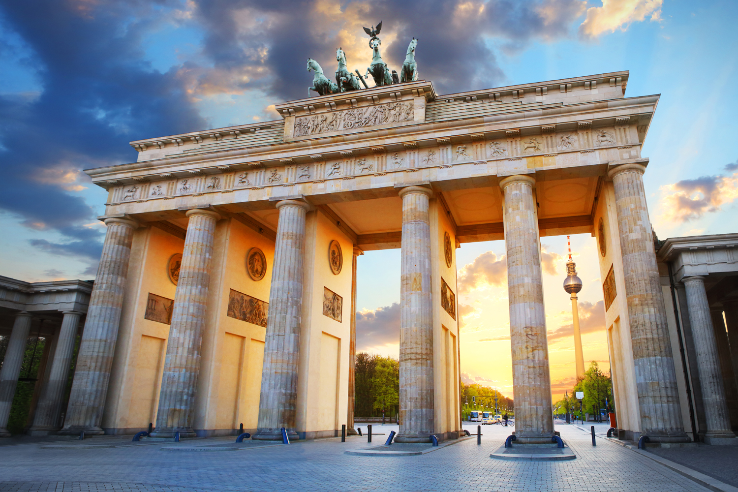 A Brandenburgi kapu, a jobb szélső ív alatt a távolban a tévétorony (Kép: Getty Images)