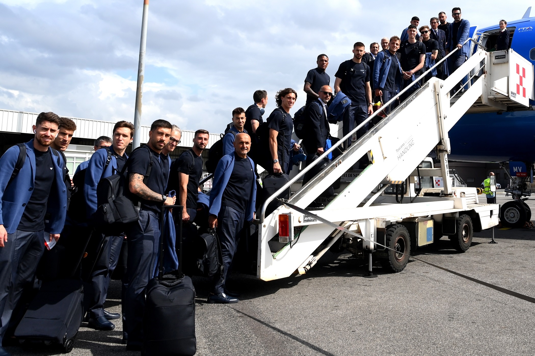 A németországi foci-Eb idején az olasz válogatott is Armani öltönyöket viselt a pályán kívül (Kép: Claudio Villa/Getty Images for FIGC)