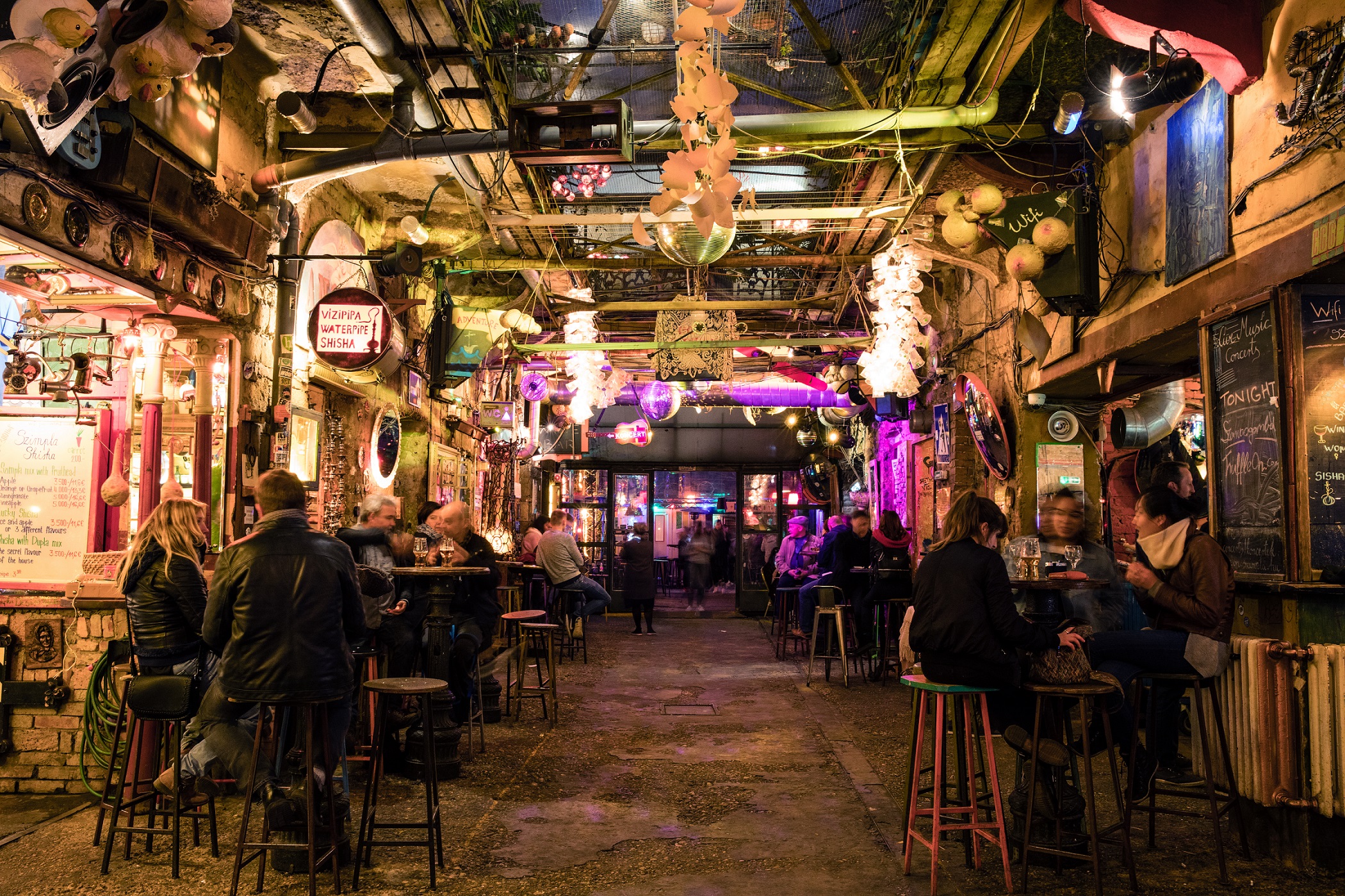 A budapesti Szimpla Kert (Kép: Getty Images)