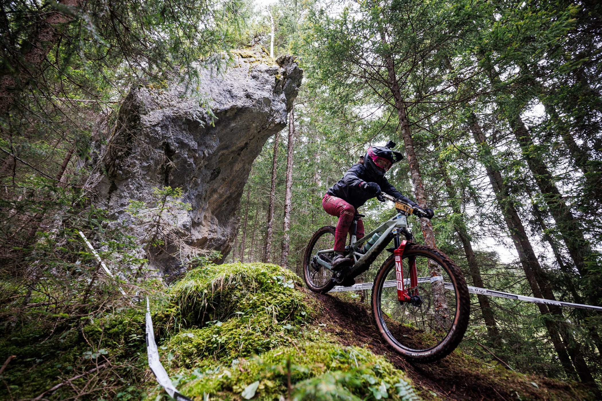 Kerékpár: Lily Planquart edz az UCI MTB enduro-vb-n Olaszországban 2024. szeptember 14-én (Kép: Richard Bord/Getty Images)