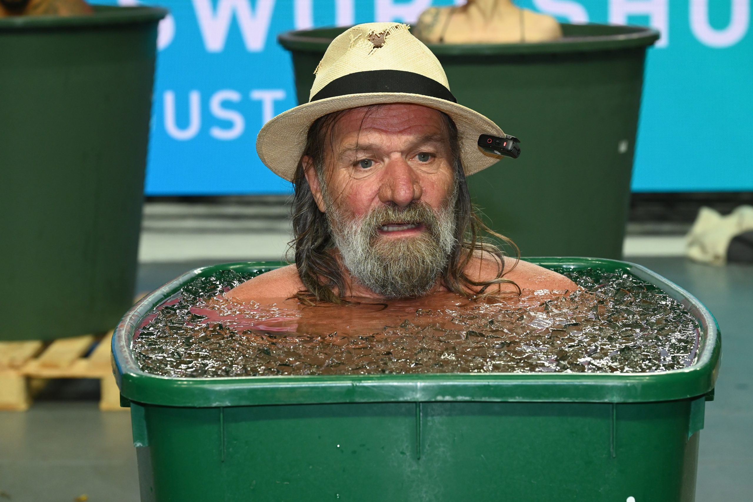 Wim Hof egy bemutatón (Kép: Horst Galuschka/picture alliance via Getty Images)