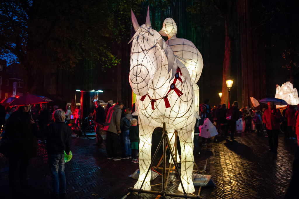 Hollandia, Utrecht. Itt magas szintre emelték a lámpás felvonulást. (Fotó: Romy Arroyo Fernandez/NurPhoto via Getty Images)