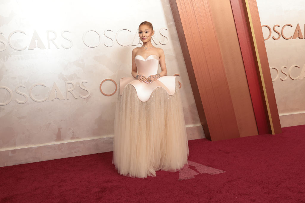 Ariana Grande - Fotó: Monica Schipper/Getty Images)