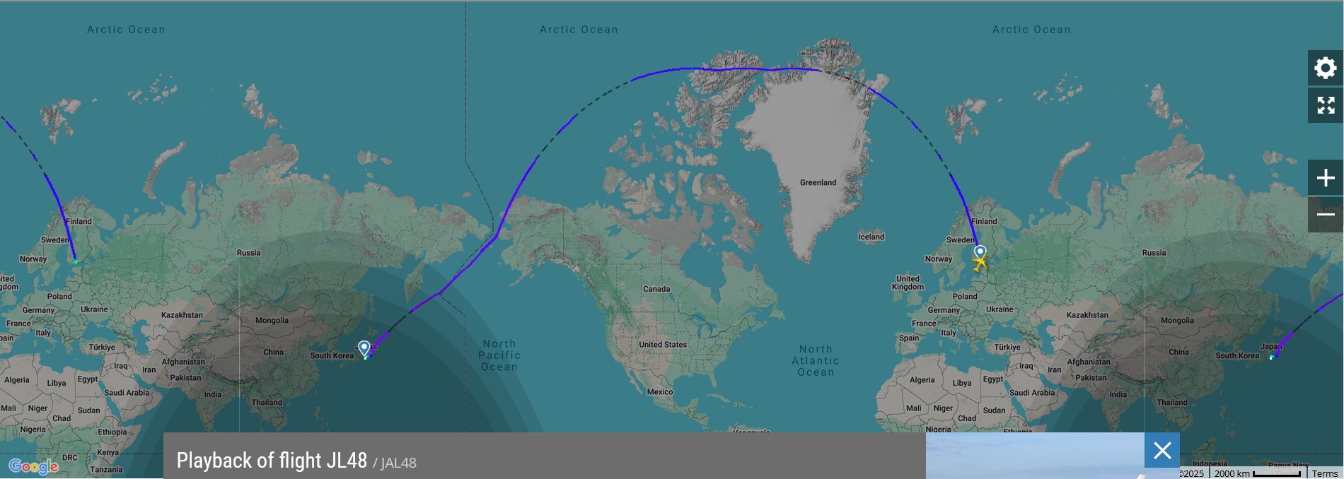 A látszat csal: a gömb alakú Földön ez a legrövidebb utak egyike Helsinkiből Tokióba. A Japan Airlines gépe 18:56-kor szállt fel, útja pedig 13 óra 30 percig tartott