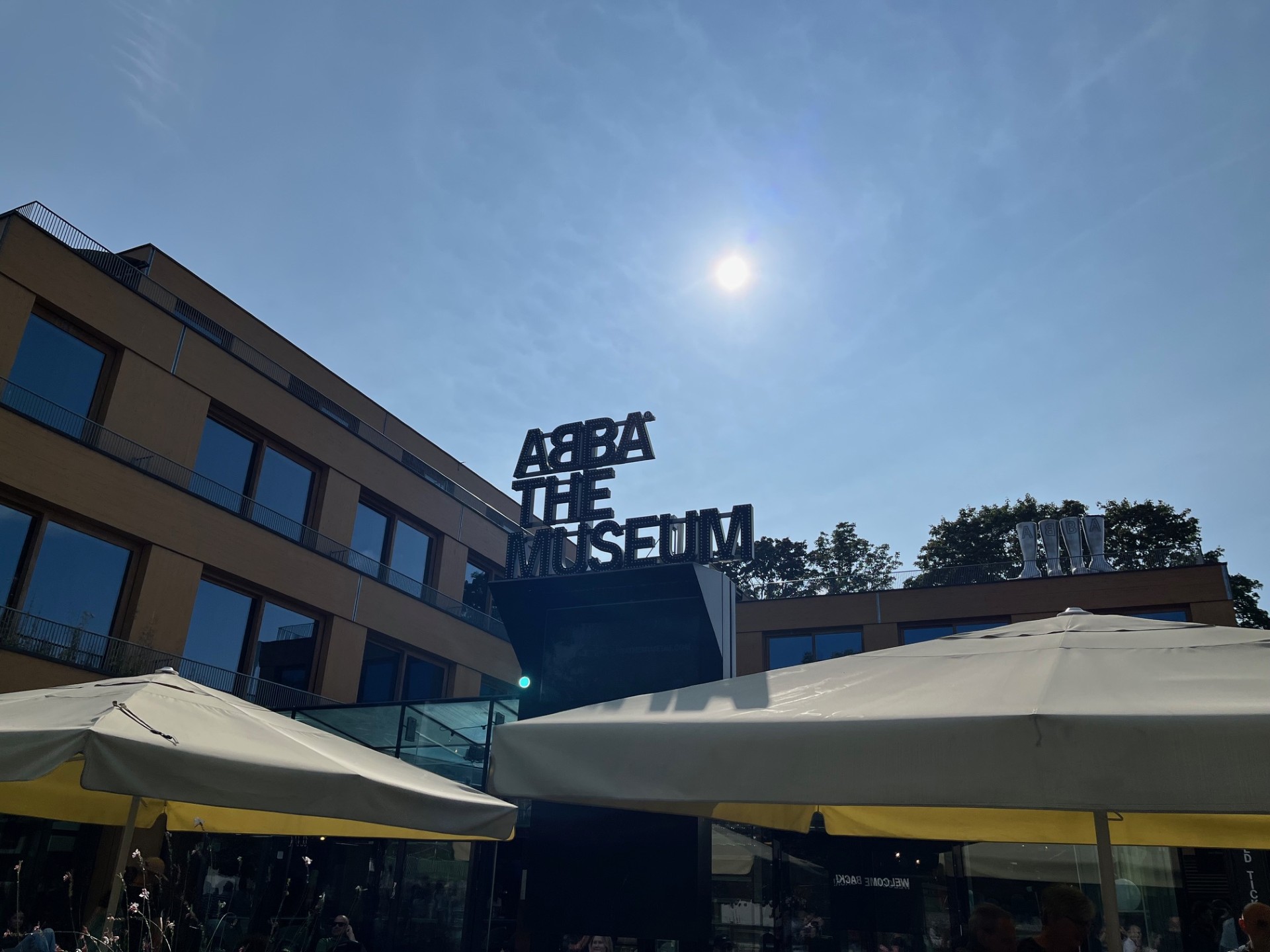 …az ABBA Múzeumban tilos fotózni, így csak egy kívül készült képet töltök fel ide