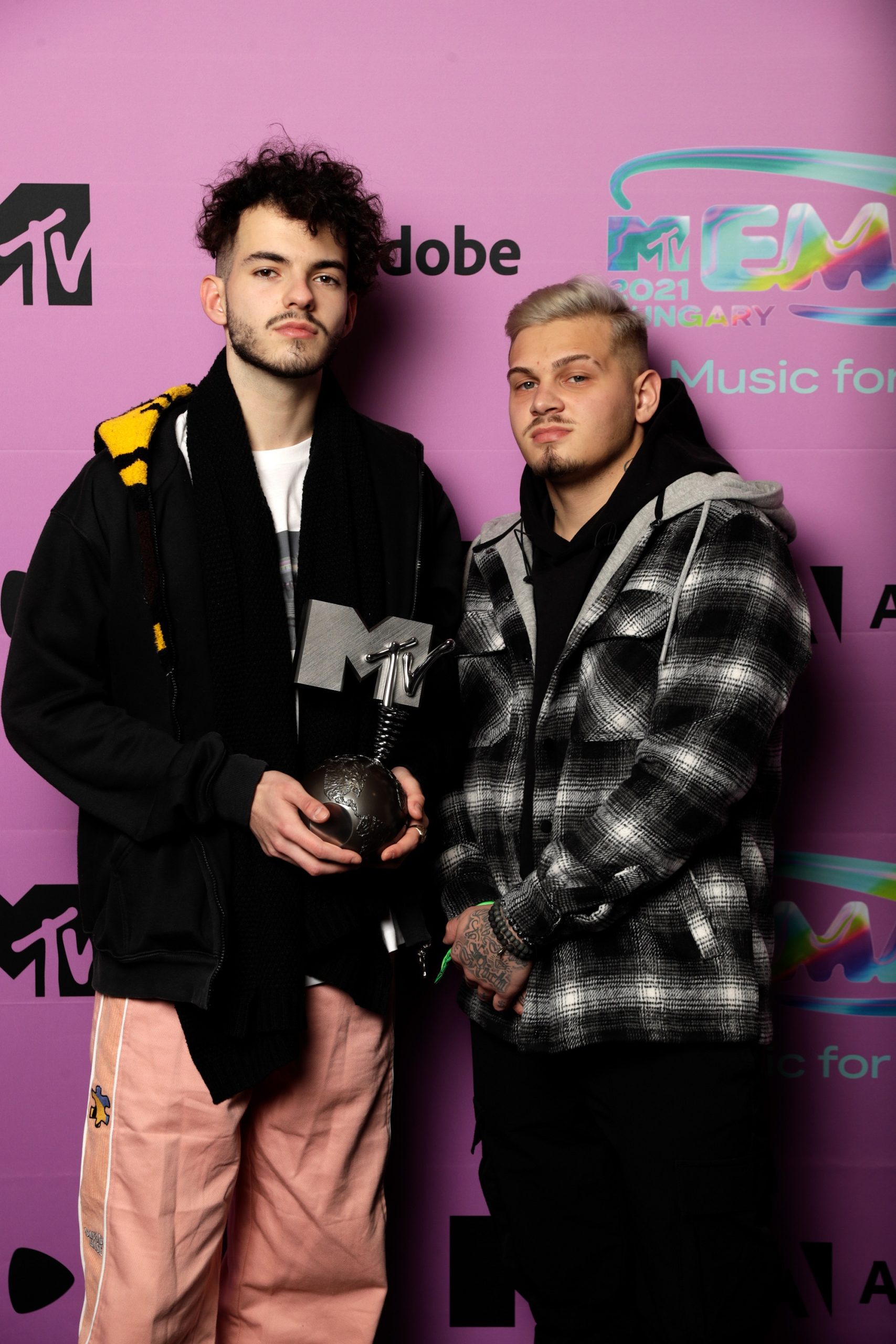 Azahriah és DESH (Kép: John Phillips/Getty Images for MTV)