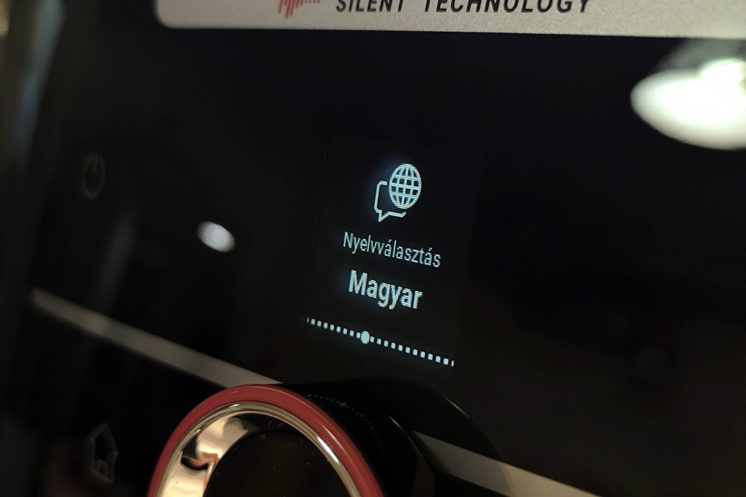 Egyszerűen kommunikál, könnyű megtalálni a közös nyelvet